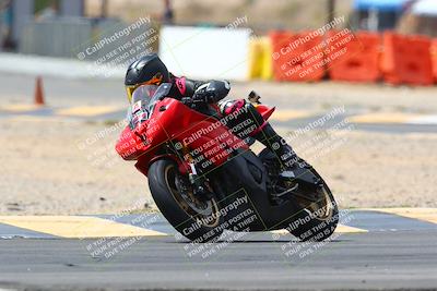 media/Apr-10-2022-SoCal Trackdays (Sun) [[f104b12566]]/Turn 2 (1135am)/